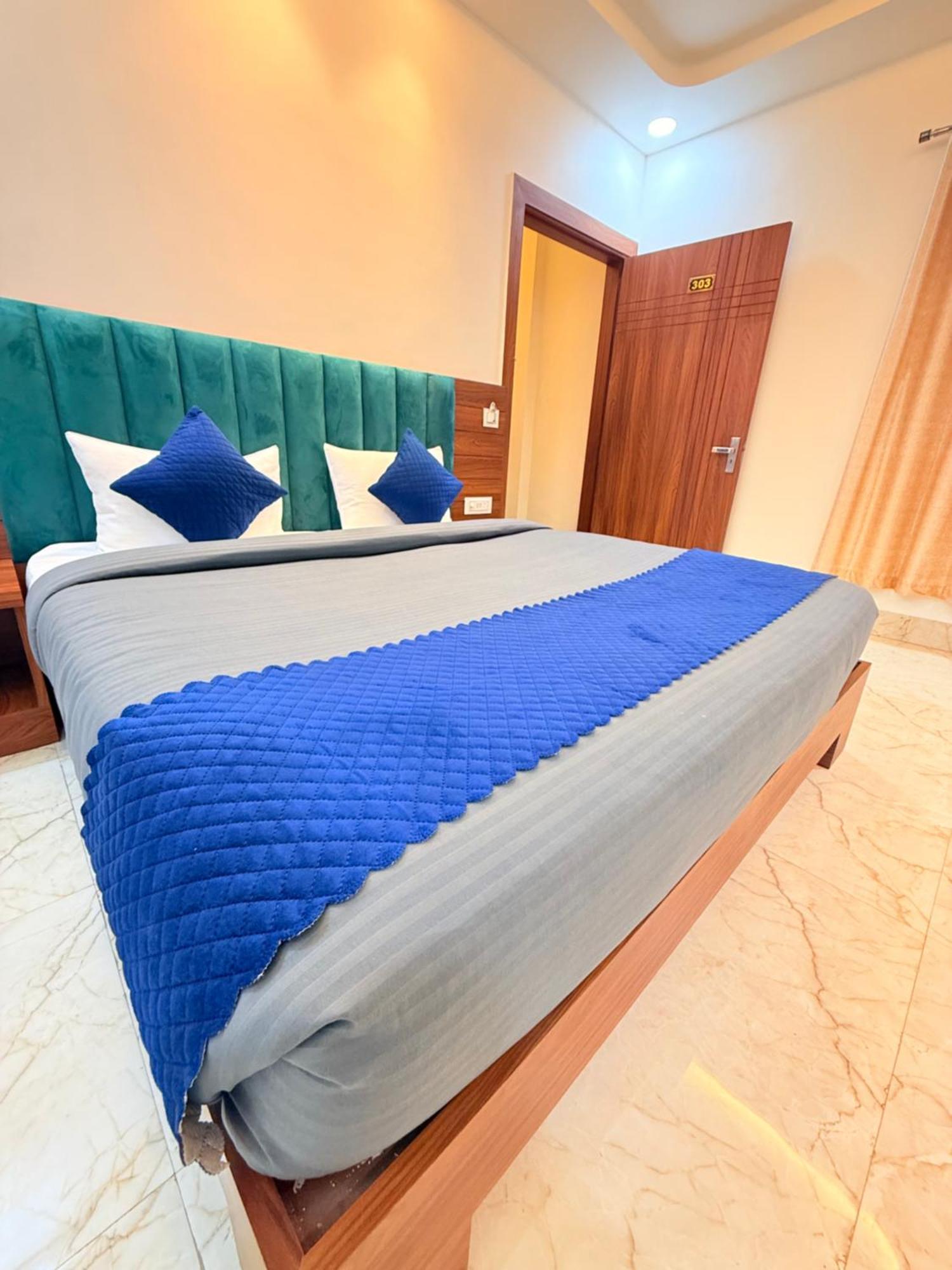 Hotel Tulip Light Mathura Exterior foto
